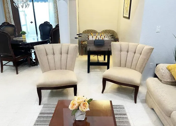 Amazing & Cozy Duplex Near Zoo Miami !